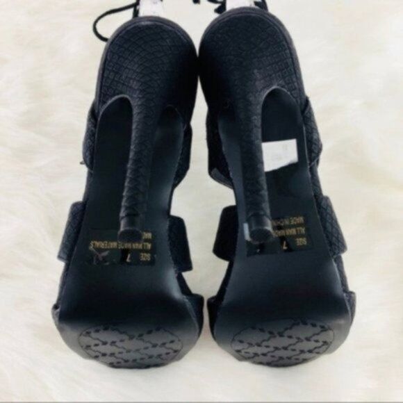 QUPID ‘Glee’ Faux Snake Printed Black Lace Up Heel - Picture 5 of 6